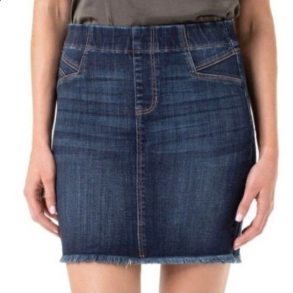 Liverpool Los Angeles size 14/32 Women’s raw edge Denim Mini Skirtedium wash NWT